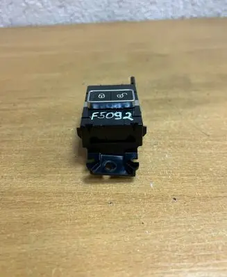 Land Rover Range Rover L405 Central locking switch button DK52237B66BA CPLA14017AC