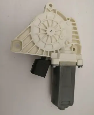 Mercedes-Benz CLS C218 X218 Rear door window regulator motor A2078200642