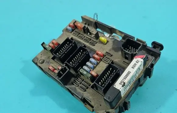 Peugeot 206 Central body control module 9657608880 IMPRK1539759