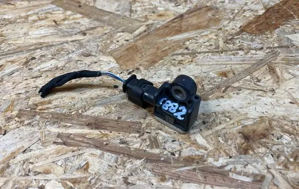 Mercedes-Benz A W176 Airbag deployment crash/impact sensor A1668210151
