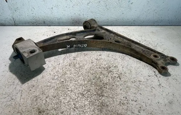 Skoda Octavia Mk2 (1Z) Front lower control arm/wishbone