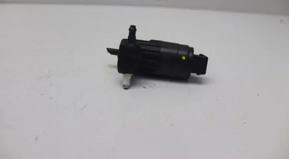 Alfa Romeo Stelvio Windscreen/windshield washer pump D470001