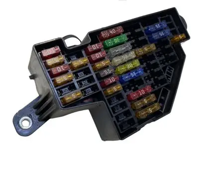 Volkswagen Golf V Fuse module 22090403152