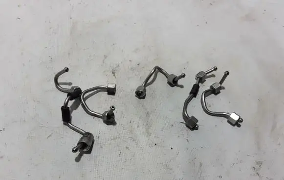 Renault Megane IV Fuel injector supply line/pipe 
