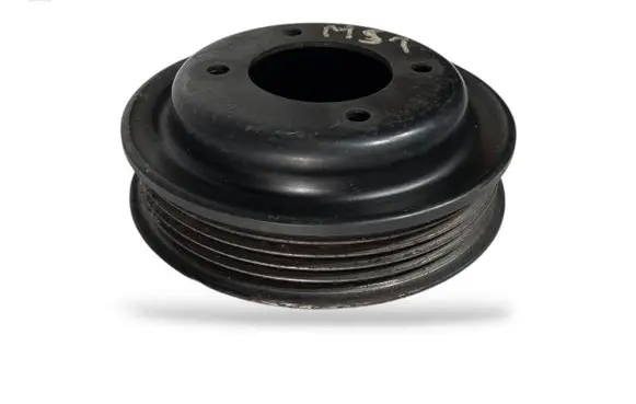 BMW 5 E39 Water pump pulley 2246129