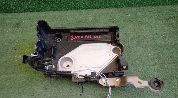 Nissan Juke II F16 Battery box tray 