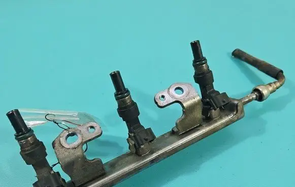 Fuel injector