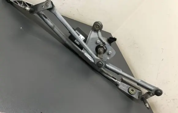 Volvo S60 Front wiper linkage and motor