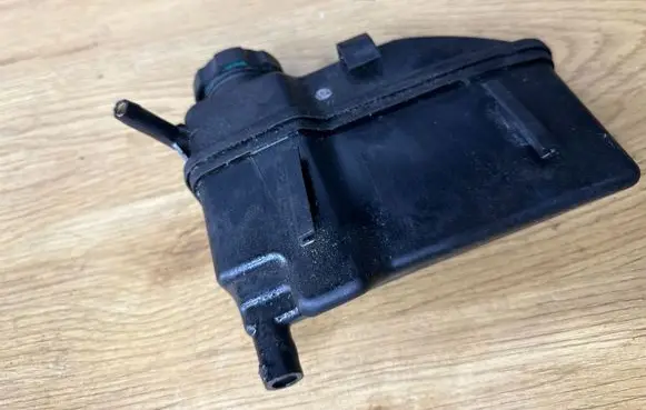 Volvo V70 Power steering fluid tank/reservoir 9485464