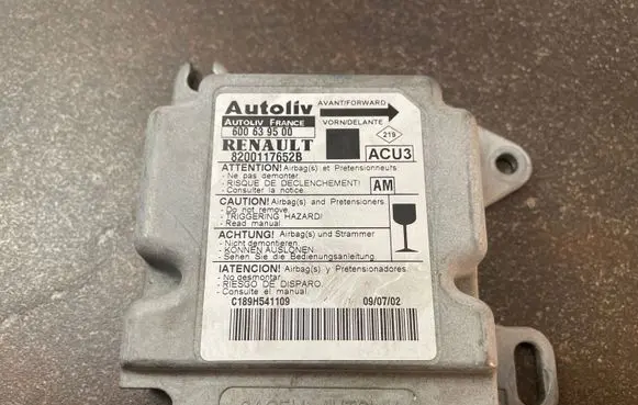 Renault Scenic I Airbag control unit/module 8200117652B