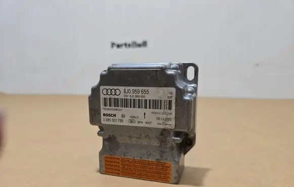 Audi TT TTS Mk2 Airbag control unit/module 8J0959655