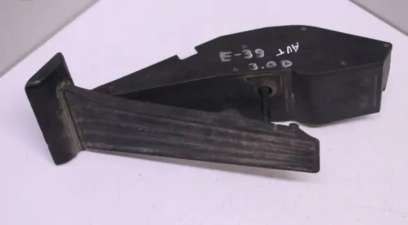 BMW 5 E39 Accelerator throttle pedal 6753053C 040400