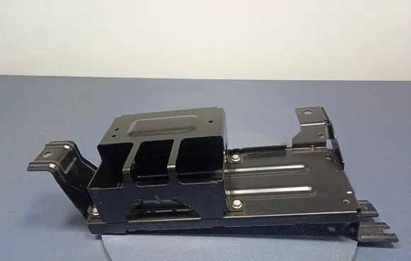 Porsche Cayenne (92A) Battery box tray 4M0915524J