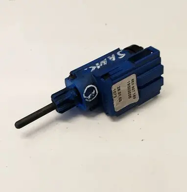 Audi A4 S4 B6 8E 8H Brake pedal sensor switch 8E0927189 19322005