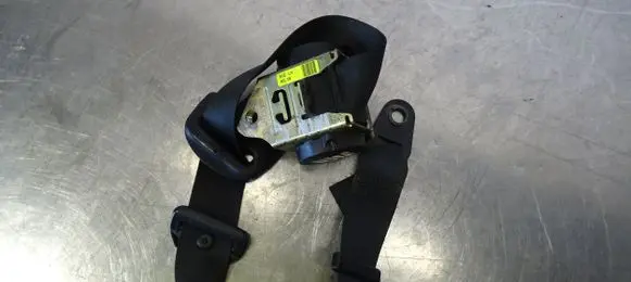 Mini One - Cooper R50 - 53 Rear seatbelt 7118129