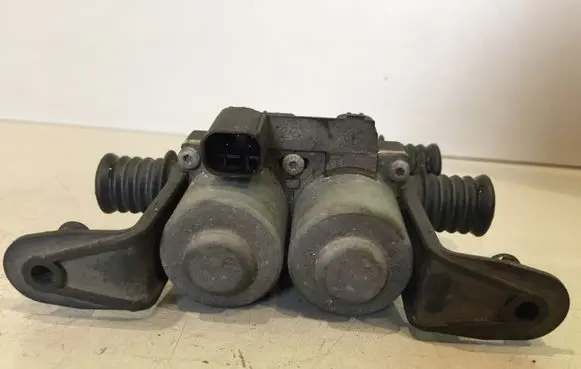 BMW X5 E53 Coolant heater control valve 64116906652 6906652 060316