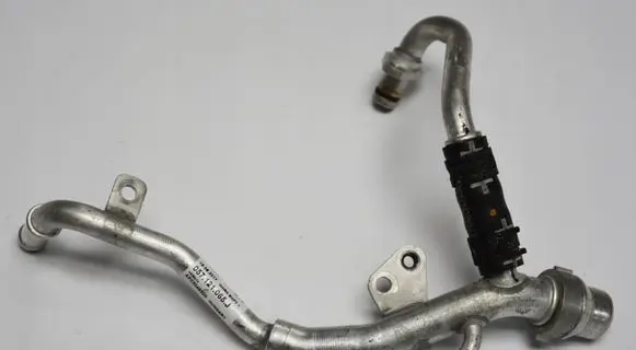 Audi A8 S8 D5 Engine coolant pipe/hose 057121065J