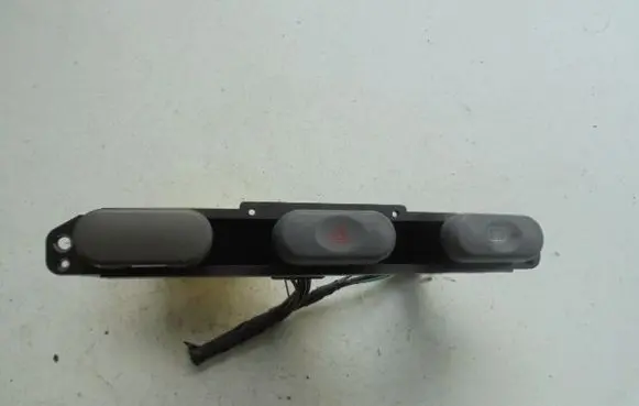 Mitsubishi L400, Space Gear Hazard light switch