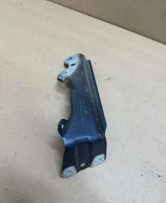 Skoda Kodiaq Fender mounting bracket 565821142