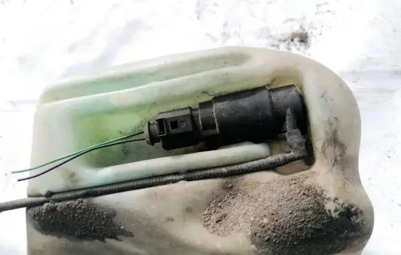 Audi A6 S6 C5 4B Windscreen/windshield washer pump 4b0955453