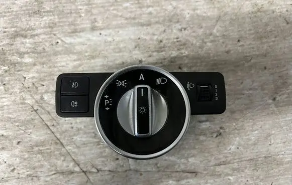 Mercedes-Benz C W204 Light switch A2049058002