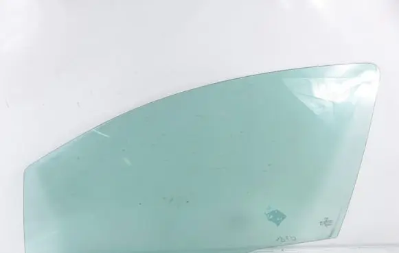 Peugeot 207 Front door window/glass (coupe) 