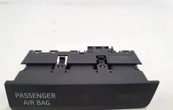 Passenger airbag on/off switch