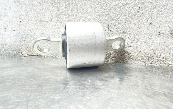 Opel Insignia A Rear axle beam mounts housing 271638 672657 717109
