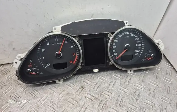 Audi A6 S6 C6 4F Speedometer (instrument cluster) 4F0920933N