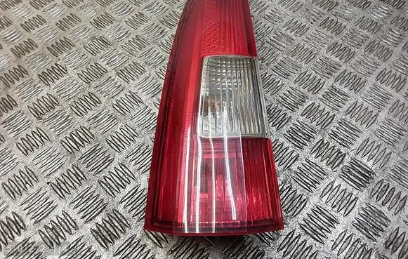 Volvo V70 Rear/tail lights 9154493