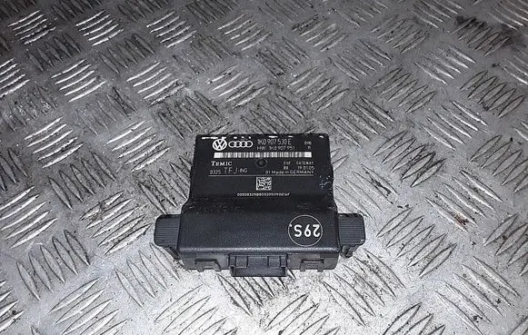 Volkswagen Golf V Gateway control module 1K0907530E