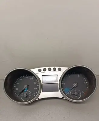 Mercedes-Benz ML W164 Speedometer (instrument cluster) A2519003300 028999 A2C53361677