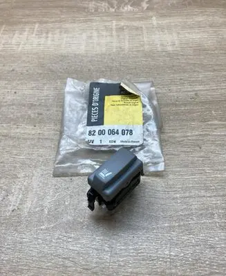 Renault Laguna II Seat heating switch 8200064078 2648802 064078B