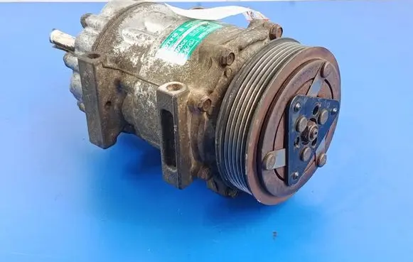 Volvo V50 Air conditioning (A/C) compressor (pump) 3M5H-19D629-HC