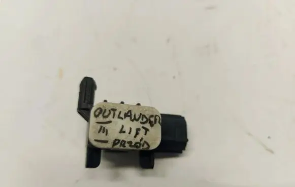 Mitsubishi Outlander Airbag deployment crash/impact sensor 8651a165