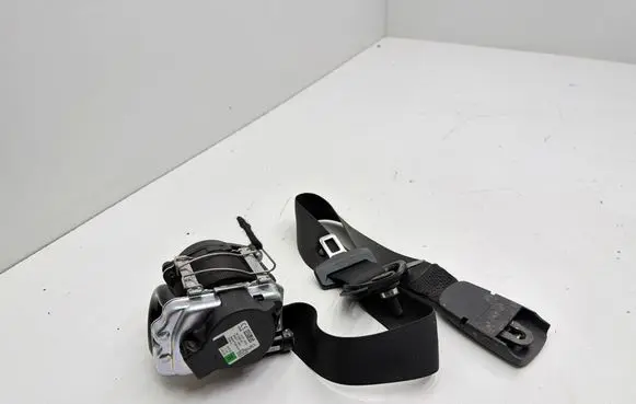 BMW 1 F40 Front seatbelt 641229400B 0589P10021 212B0000