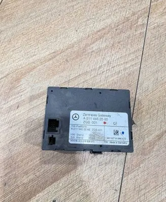 Mercedes-Benz E W211 Gateway control module A2114452500 A2115403545