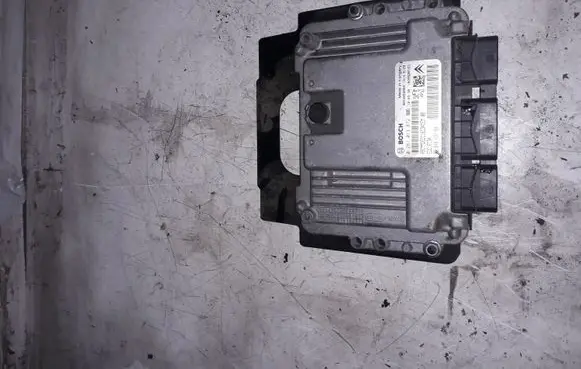 Peugeot 308 Engine control unit/module 9653958980