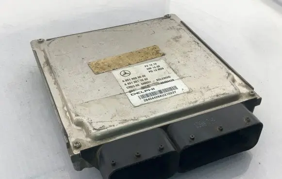 Mercedes-Benz GLA W156 Engine control unit/module A6519009602 28454428 A6519011002