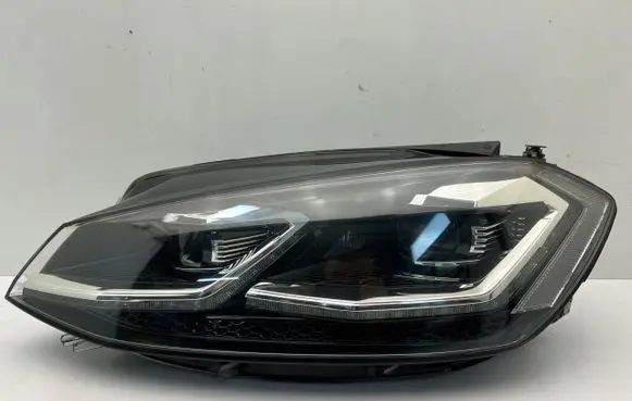 Volkswagen Golf VII Headlight/headlamp