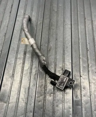 BMW 5 G30 G31 G38 Exhaust gas pressure sensor 8570686 1362