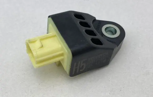 Toyota RAV 4 (XA40) Airbag deployment crash/impact sensor 8983133050 405551MLG
