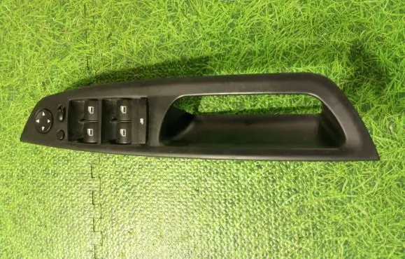 BMW X5M E70 Electric window control switch 9218044