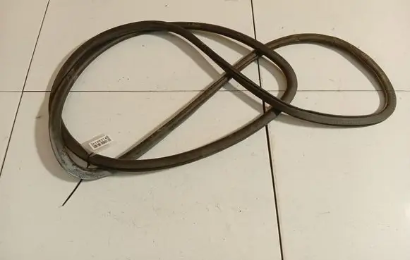 Volkswagen Polo IV 9N3 Rubber seal front coupe door 
