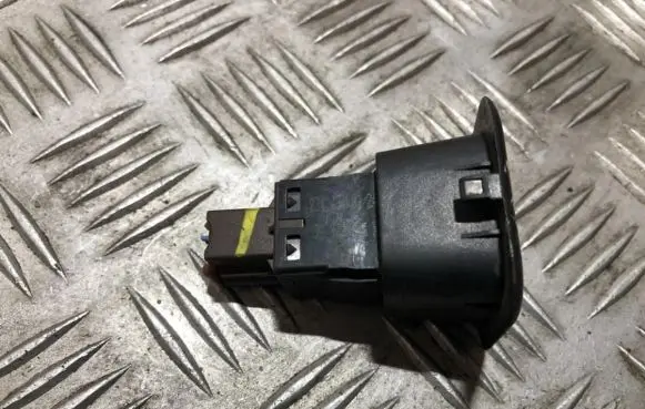 Passenger airbag on/off switch