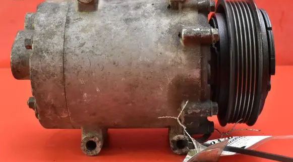 Volvo S60 Air conditioning (A/C) compressor (pump) KTT090042