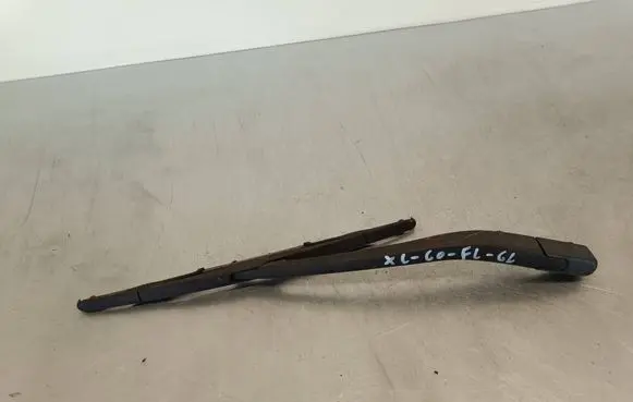 Volvo XC60 Rear wiper blade arm 