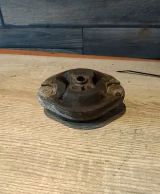 Audi A4 S4 B7 8E 8H Engine mount bracket EM550M20