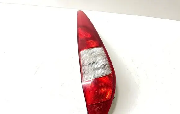 Ford Mondeo Mk III Rear/tail lights 1S7113404C