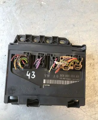 Volkswagen PASSAT B6 Fuse 3C0959433AB